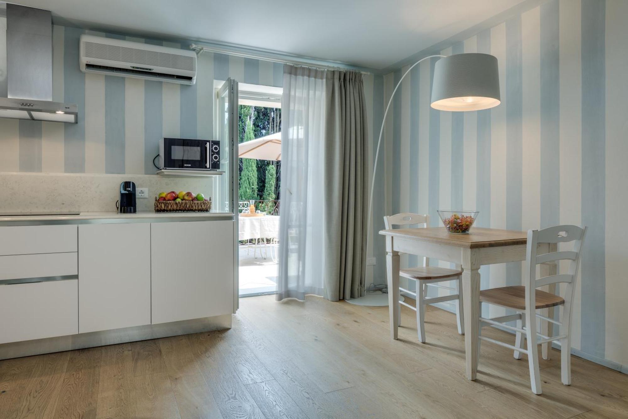 Rambaldi Apartments In Casa Nr 6 With Shared Terrace Bardolino Eksteriør billede